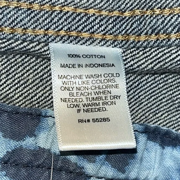 Express Purposely Distressed Jean Jacket - Picture 6 of 7